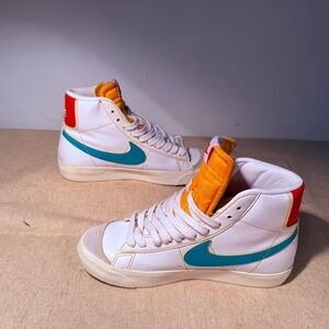 Nike Blazer Mid ’77 Rayguns GS Youth 5Y Retro High Top Sneakers White Orange